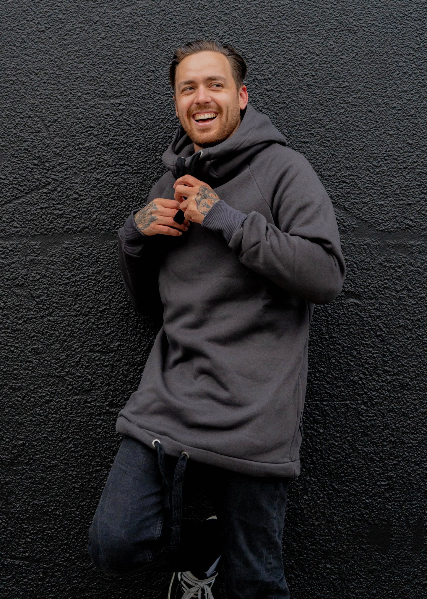 bro! chill n'shred hoodie (charcoal)